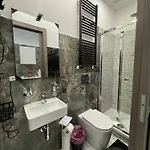 Luxor Eco Casa E Per Vacanze In Centro Piazza Bologna, Colosseo, Piazza Di Spagna, Vaticano, San Pietro, Sapienza, Fontana Di Trevi, Piazza Navona, Trastevere, Tiburtina, Termini, Aeroporto 4*