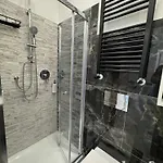 Luxor Eco Casa E Per Vacanze In Centro Piazza Bologna, Colosseo, Piazza Di Spagna, Vaticano, San Pietro, Sapienza, Fontana Di Trevi, Piazza Navona, Trastevere, Tiburtina, Termini, Aeroporto Bed and Breakfast 4*
