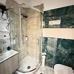 Bed and Breakfast Luxor Eco Casa E Per Vacanze In Centro Piazza Bologna, Colosseo, Piazza Di Spagna, Vaticano, San Pietro, Sapienza, Fontana Di Trevi, Piazza Navona, Trastevere, Tiburtina, Termini, Aeroporto 4*