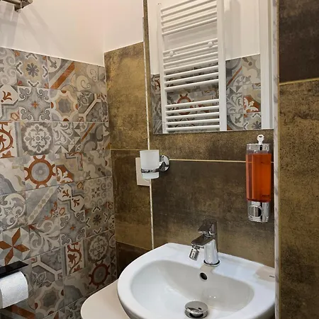 Luxor Eco Casa E Per Vacanze In Centro Piazza Bologna, Colosseo, Piazza Di Spagna, Vaticano, San Pietro, Sapienza, Fontana Di Trevi, Piazza Navona, Trastevere, Tiburtina, Termini, Aeroporto Рим