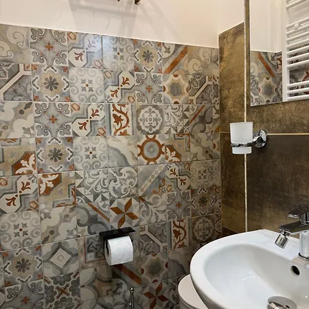 Luxor Eco Casa E Per Vacanze In Centro Piazza Bologna, Colosseo, Piazza Di Spagna, Vaticano, San Pietro, Sapienza, Fontana Di Trevi, Piazza Navona, Trastevere, Tiburtina, Termini, Aeroporto 4*