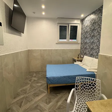 Luxor Eco Casa E Per Vacanze In Centro Piazza Bologna, Colosseo, Piazza Di Spagna, Vaticano, San Pietro, Sapienza, Fontana Di Trevi, Piazza Navona, Trastevere, Tiburtina, Termini, Aeroporto 2* Rome