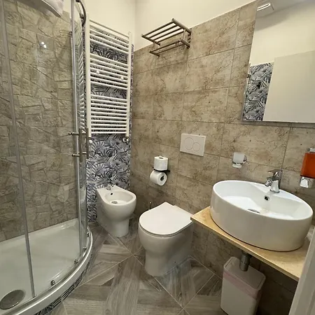 Luxor Eco Casa E Per Vacanze In Centro Piazza Bologna, Colosseo, Piazza Di Spagna, Vaticano, San Pietro, Sapienza, Fontana Di Trevi, Piazza Navona, Trastevere, Tiburtina, Termini, Aeroporto Рим
