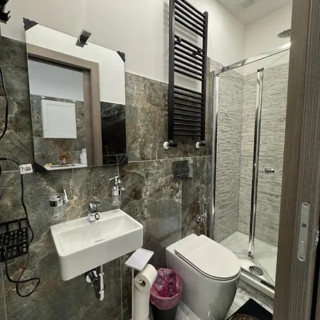 Luxor Eco Casa E Per Vacanze In Centro Piazza Bologna, Colosseo, Piazza Di Spagna, Vaticano, San Pietro, Sapienza, Fontana Di Trevi, Piazza Navona, Trastevere, Tiburtina, Termini, Aeroporto 4*