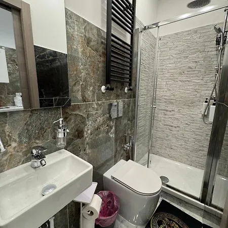 Luxor Eco Casa E Per Vacanze In Centro Piazza Bologna, Colosseo, Piazza Di Spagna, Vaticano, San Pietro, Sapienza, Fontana Di Trevi, Piazza Navona, Trastevere, Tiburtina, Termini, Aeroporto