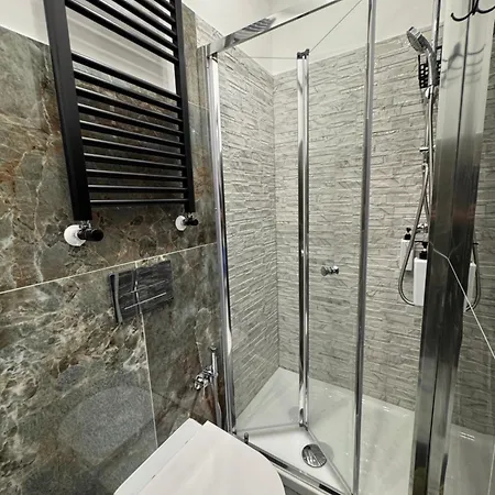 Luxor Eco Casa E Per Vacanze In Centro Piazza Bologna, Colosseo, Piazza Di Spagna, Vaticano, San Pietro, Sapienza, Fontana Di Trevi, Piazza Navona, Trastevere, Tiburtina, Termini, Aeroporto Bed and breakfast