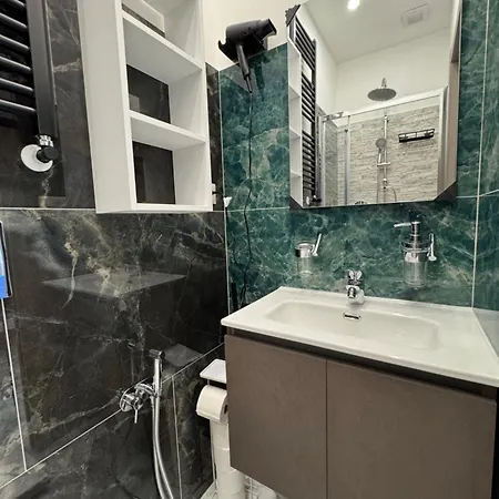 Luxor Eco Casa E Per Vacanze In Centro Piazza Bologna, Colosseo, Piazza Di Spagna, Vaticano, San Pietro, Sapienza, Fontana Di Trevi, Piazza Navona, Trastevere, Tiburtina, Termini, Aeroporto Roma