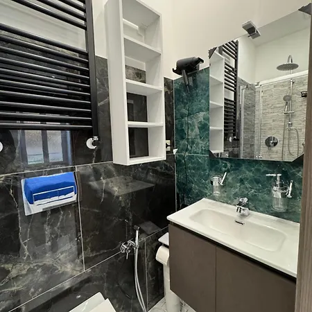 Luxor Eco Casa E Per Vacanze In Centro Piazza Bologna, Colosseo, Piazza Di Spagna, Vaticano, San Pietro, Sapienza, Fontana Di Trevi, Piazza Navona, Trastevere, Tiburtina, Termini, Aeroporto