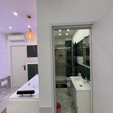 Bed and breakfast Luxor Eco Casa E Per Vacanze In Centro Piazza Bologna, Colosseo, Piazza Di Spagna, Vaticano, San Pietro, Sapienza, Fontana Di Trevi, Piazza Navona, Trastevere, Tiburtina, Termini, Aeroporto 4*