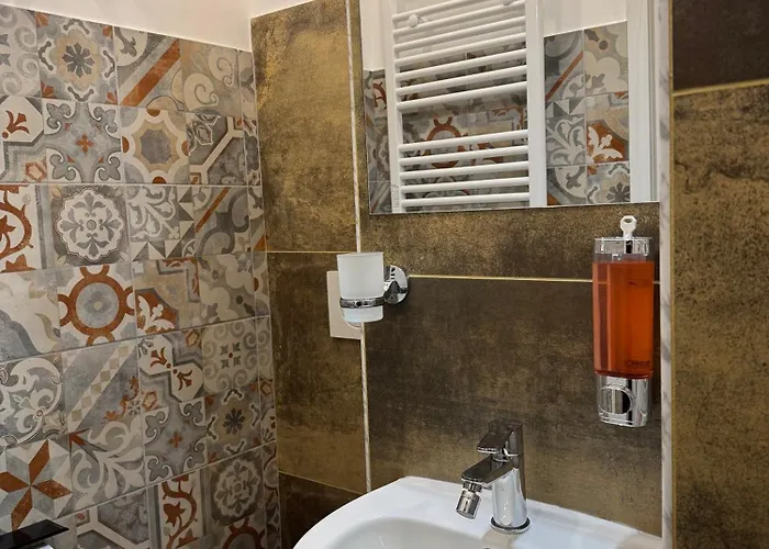 Luxor Eco Casa E Per Vacanze In Centro Piazza Bologna, Colosseo, Piazza Di Spagna, Vaticano, San Pietro, Sapienza, Fontana Di Trevi, Piazza Navona, Trastevere, Tiburtina, Termini, Aeroporto Roma