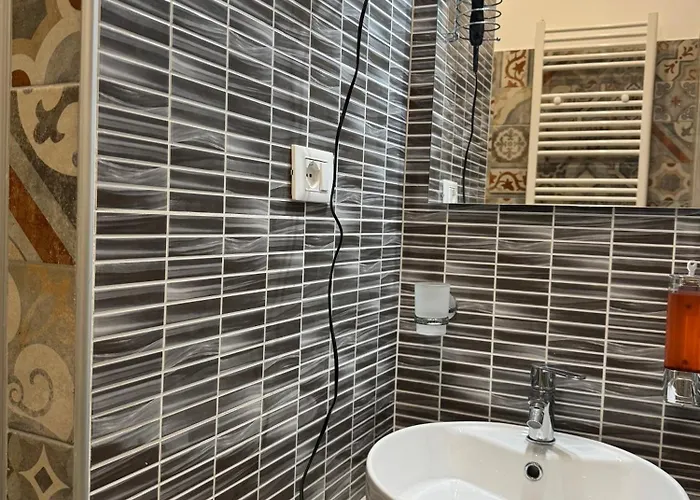 Luxor Eco Casa E Per Vacanze In Centro Piazza Bologna, Colosseo, Piazza Di Spagna, Vaticano, San Pietro, Sapienza, Fontana Di Trevi, Piazza Navona, Trastevere, Tiburtina, Termini, Aeroporto 4* Roma