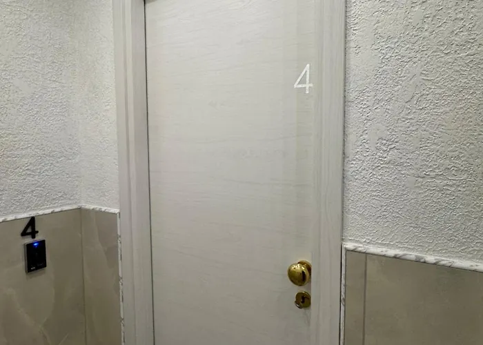 Luxor Eco Casa E Per Vacanze In Centro Piazza Bologna, Colosseo, Piazza Di Spagna, Vaticano, San Pietro, Sapienza, Fontana Di Trevi, Piazza Navona, Trastevere, Tiburtina, Termini, Aeroporto Roma