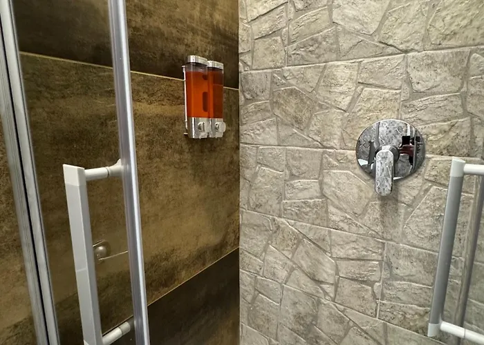 Luxor Eco Casa E Per Vacanze In Centro Piazza Bologna, Colosseo, Piazza Di Spagna, Vaticano, San Pietro, Sapienza, Fontana Di Trevi, Piazza Navona, Trastevere, Tiburtina, Termini, Aeroporto Roma