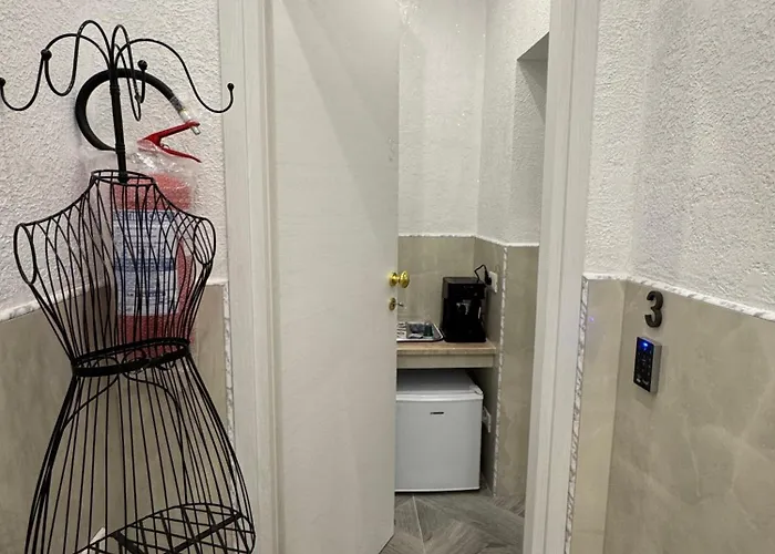 Luxor Eco Casa E Per Vacanze In Centro Piazza Bologna, Colosseo, Piazza Di Spagna, Vaticano, San Pietro, Sapienza, Fontana Di Trevi, Piazza Navona, Trastevere, Tiburtina, Termini, Aeroporto