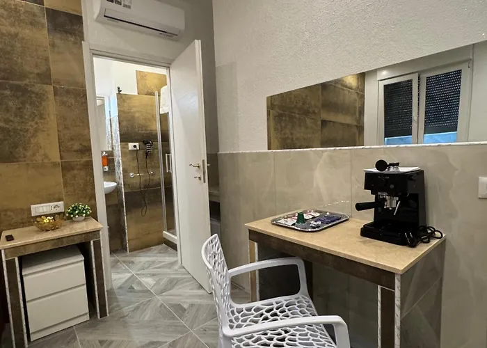 Luxor Eco Casa E Per Vacanze In Centro Piazza Bologna, Colosseo, Piazza Di Spagna, Vaticano, San Pietro, Sapienza, Fontana Di Trevi, Piazza Navona, Trastevere, Tiburtina, Termini, Aeroporto Roma