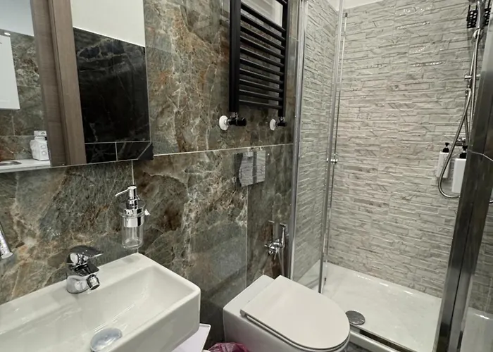 Luxor Eco Casa E Per Vacanze In Centro Piazza Bologna, Colosseo, Piazza Di Spagna, Vaticano, San Pietro, Sapienza, Fontana Di Trevi, Piazza Navona, Trastevere, Tiburtina, Termini, Aeroporto