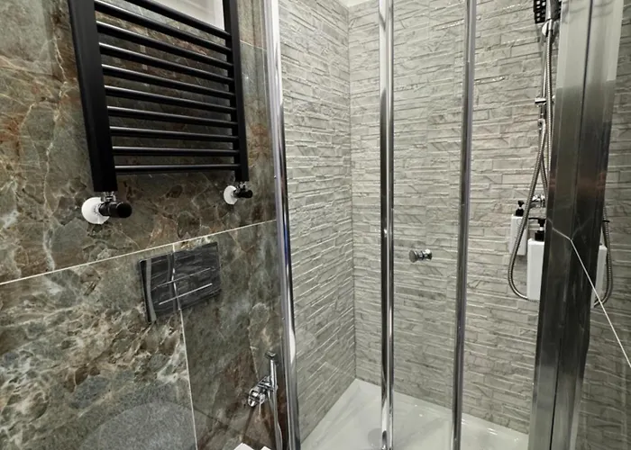 Luxor Eco Casa E Per Vacanze In Centro Piazza Bologna, Colosseo, Piazza Di Spagna, Vaticano, San Pietro, Sapienza, Fontana Di Trevi, Piazza Navona, Trastevere, Tiburtina, Termini, Aeroporto Couette-café