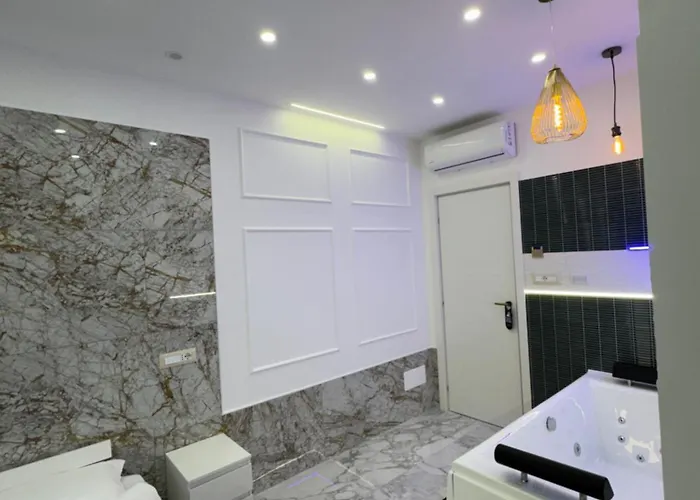 Luxor Eco Casa E Per Vacanze In Centro Piazza Bologna, Colosseo, Piazza Di Spagna, Vaticano, San Pietro, Sapienza, Fontana Di Trevi, Piazza Navona, Trastevere, Tiburtina, Termini, Aeroporto Couette-café 4*